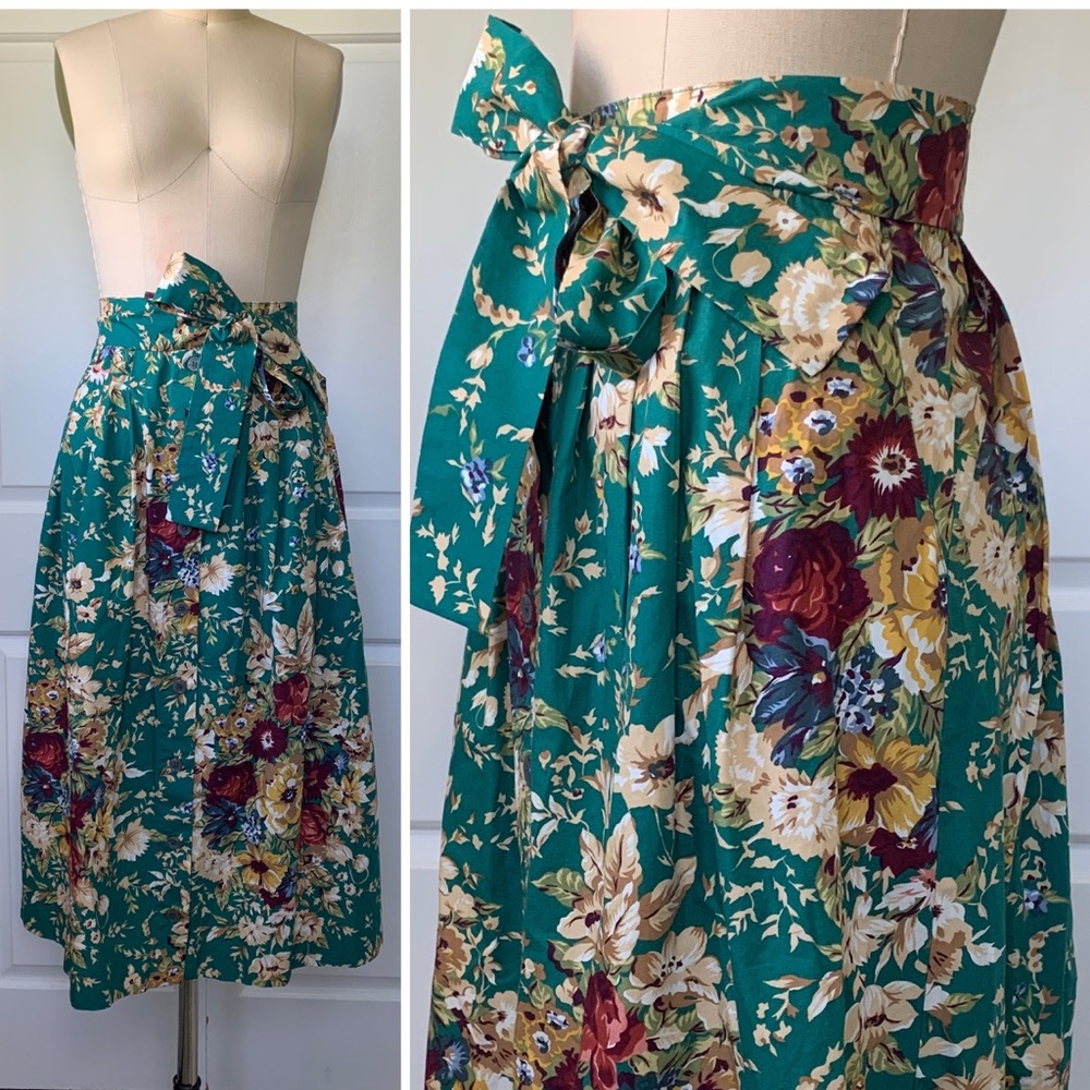 Cotton floral pleated summer skirt